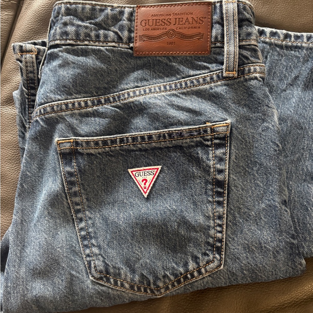 🔥 deal! Guess Men's straight leg blue Denim Jeans